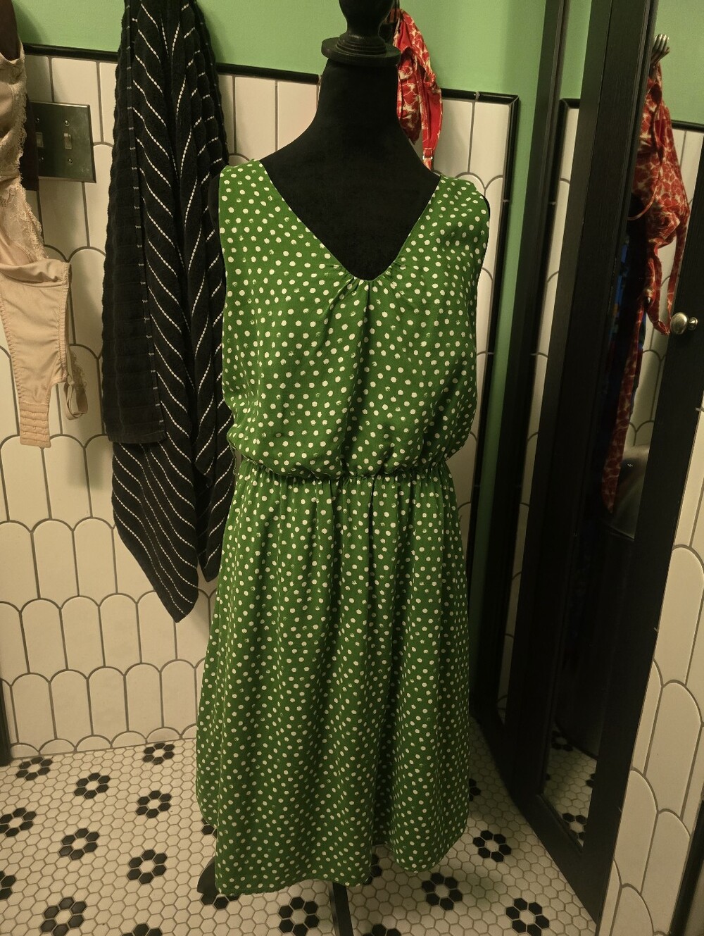 Green Polka Dot Sleeveless Midi Dress